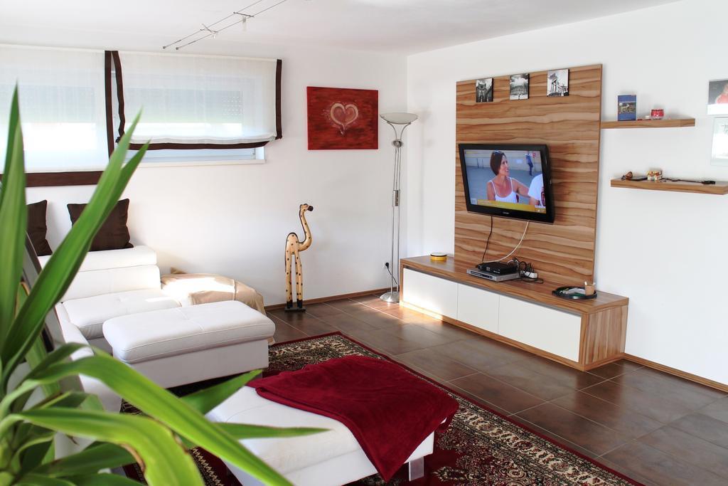 Villa Relax Am See Боденсдорф Номер фото